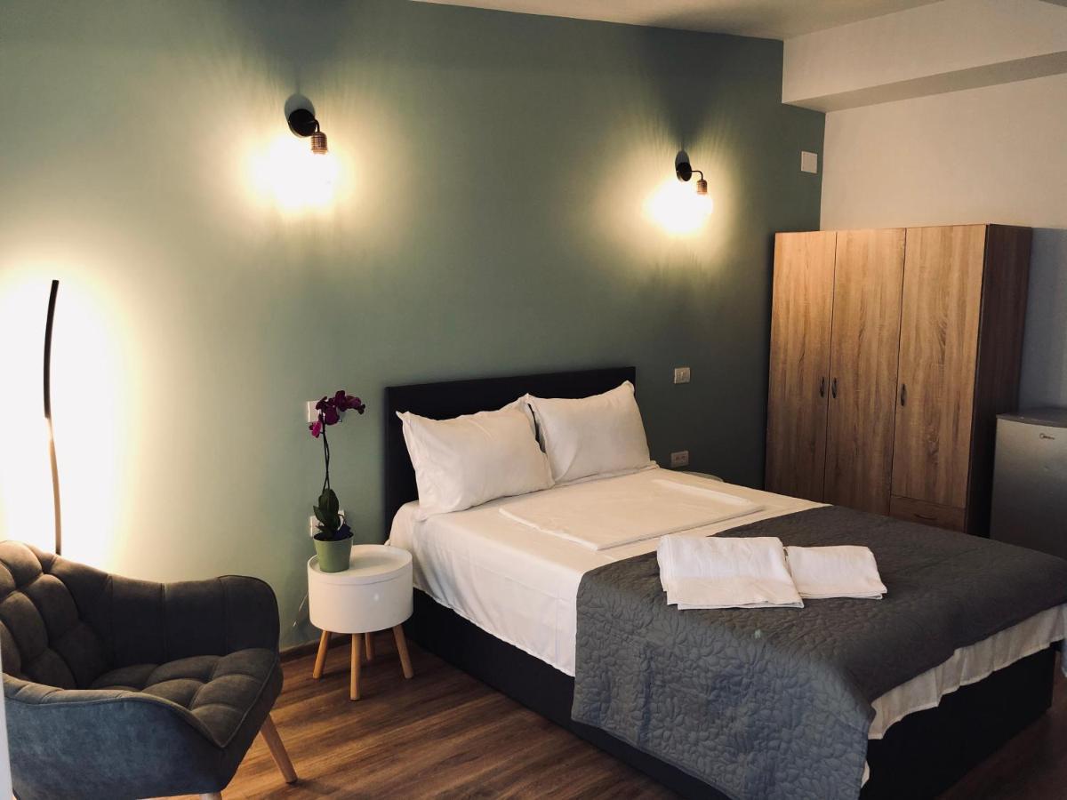 Casa Maranta Hotel Костинещи Екстериор снимка