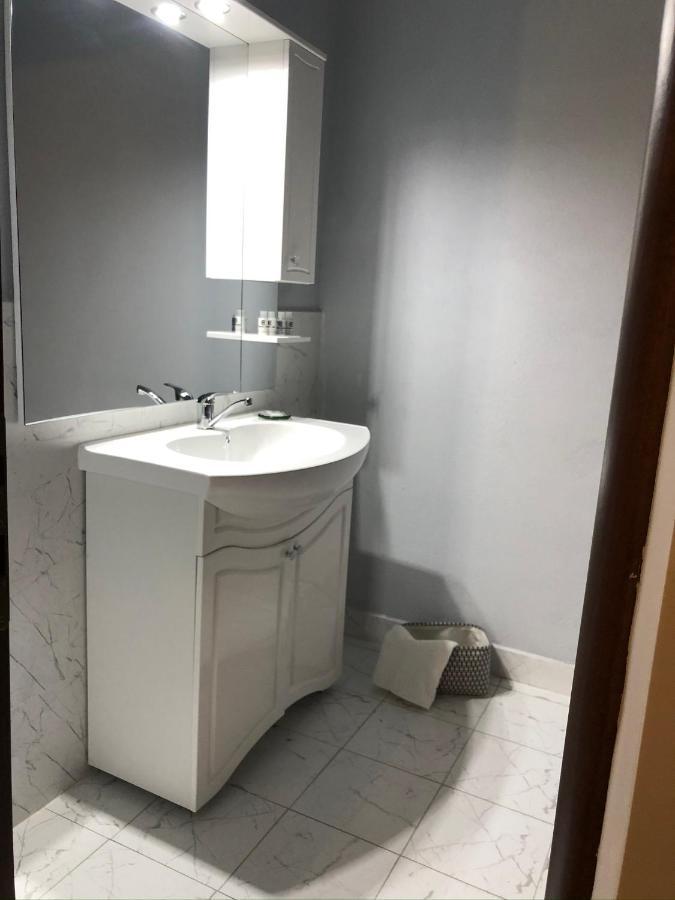 Casa Maranta Hotel Костинещи Екстериор снимка