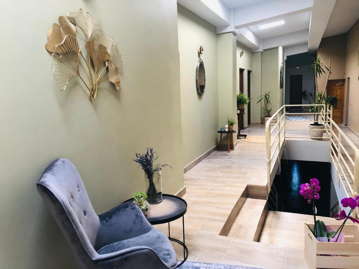 Casa Maranta Hotel Костинещи Екстериор снимка