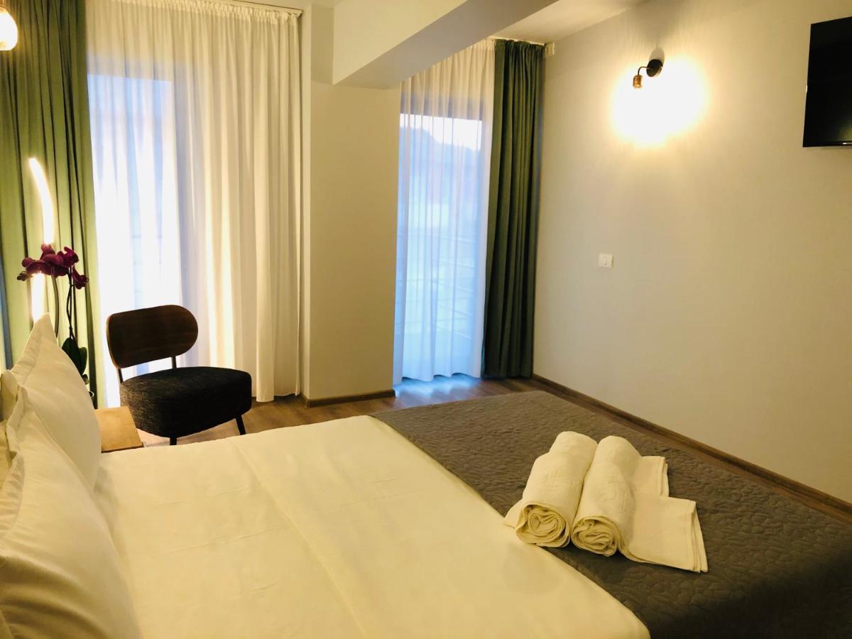 Casa Maranta Hotel Костинещи Екстериор снимка