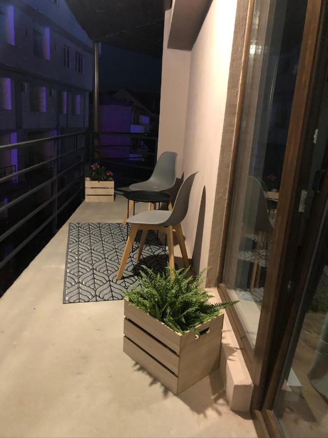 Casa Maranta Hotel Костинещи Екстериор снимка