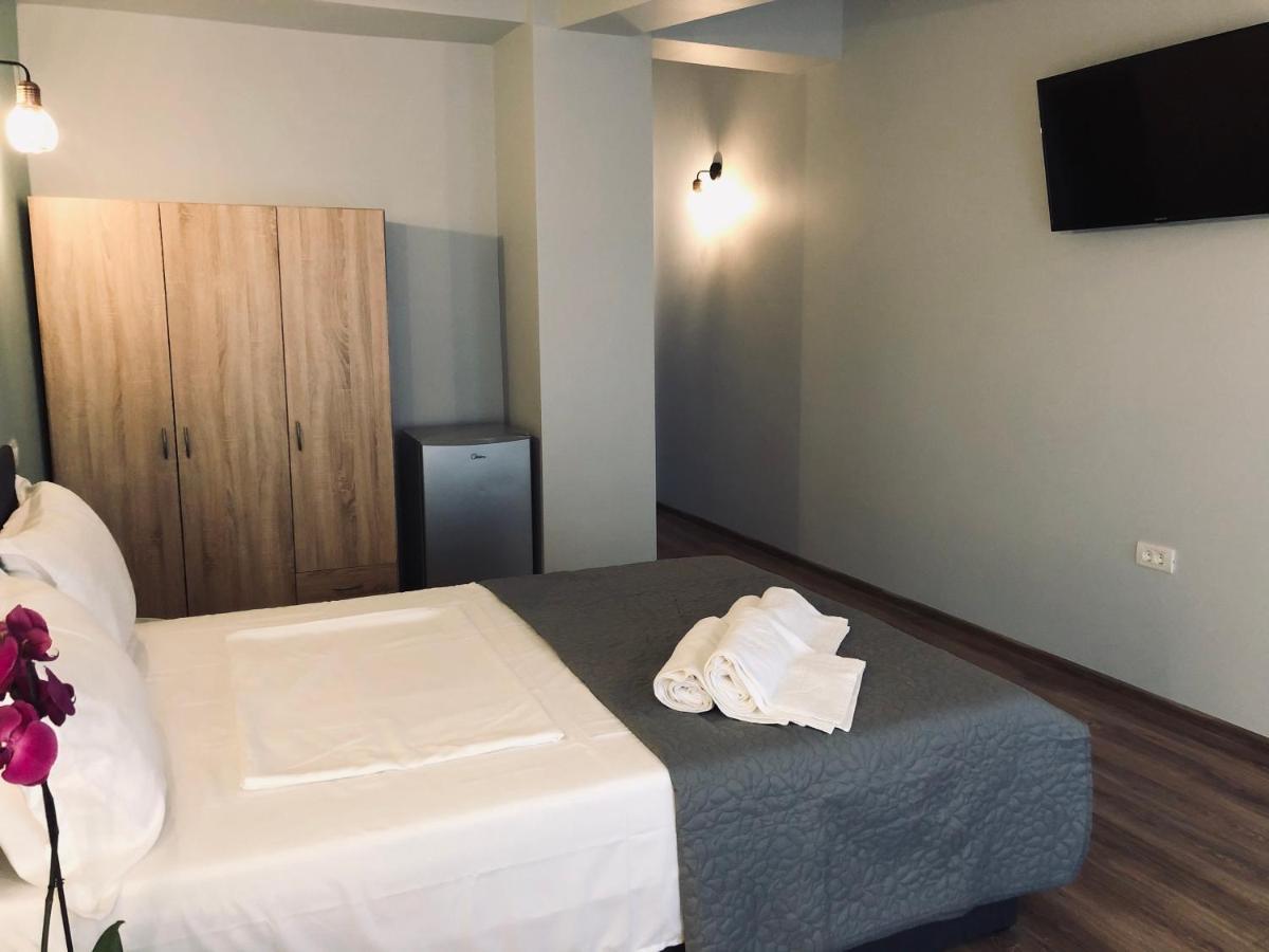 Casa Maranta Hotel Костинещи Екстериор снимка